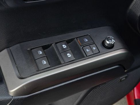 Certified 2016 Toyota Tacoma TRD Sport RWD image 9