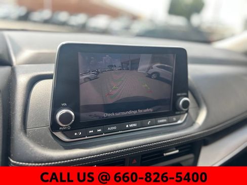 Used 2025 Nissan Rogue SV FWD image 15