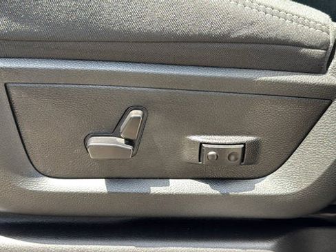 Used 2025 RAM 2500 Big Horn AWD/4WD image 14