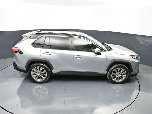 Used 2020 Toyota RAV4 XLE Premium FWD image 38