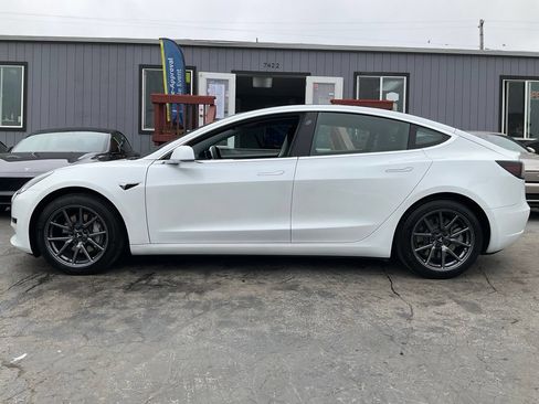 Used 2020 Tesla Model 3 Standard Range Plus RWD image 5