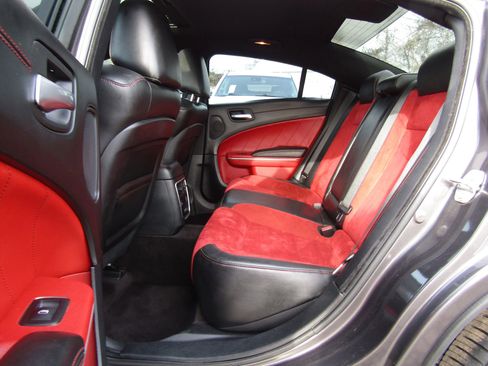 Used 2019 Dodge Charger Scat Pack w/ Technology Group image 15