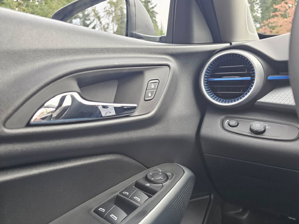 New 2026 Chevrolet Trax LS FWD image 29
