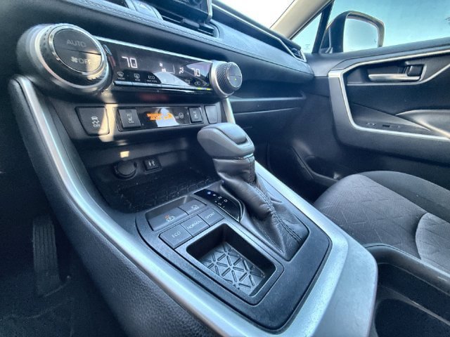 Used 2019 Toyota RAV4 XLE w/ Convenience Package FWD image 19