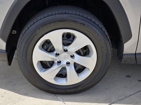 Used 2024 Toyota RAV4 LE AWD/4WD image 7