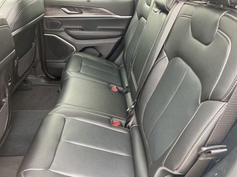 Certified 2022 Jeep Grand Cherokee Limited 4xe w/ Luxury Tech Group II AWD/4WD image 25