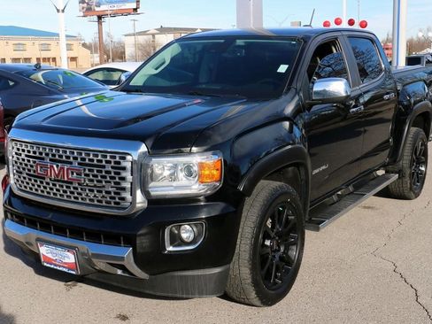 Used 2020 GMC Canyon Denali image 2