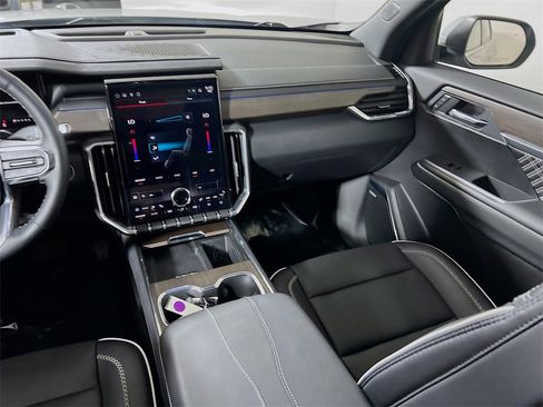 Used 2025 GMC Acadia Denali w/ LPO, Floor Liner Package image 22