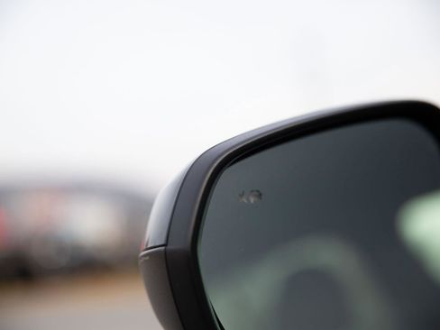 Certified 2024 Chevrolet Trax RS w/ Driver Confidence Package image 11