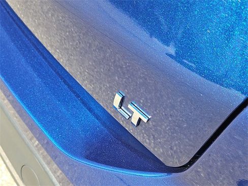 Used 2023 Chevrolet Equinox LT image 6