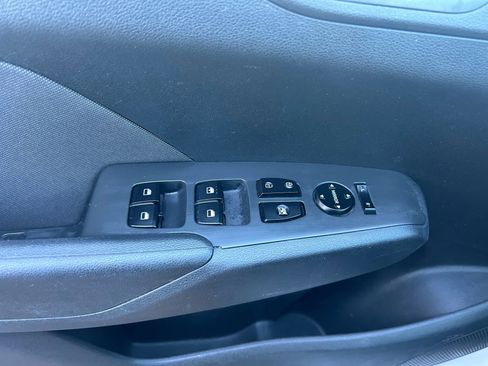 Used 2021 Hyundai Accent SE image 10