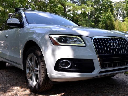 Used 2016 Audi Q5 2.0T Premium Plus w/ Technology Package AWD/4WD image 4