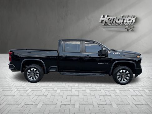 Used 2024 Chevrolet Silverado 2500 Custom w/ Custom Value Package AWD/4WD image 10
