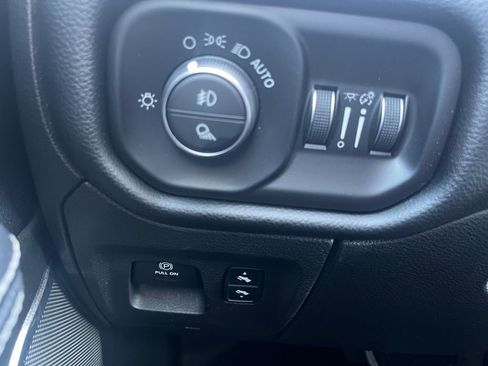 Used 2019 RAM 1500 Laramie image 12
