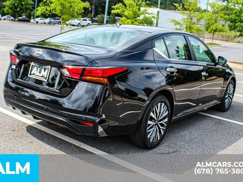 Used 2025 Nissan Altima 2.5 SV FWD image 6