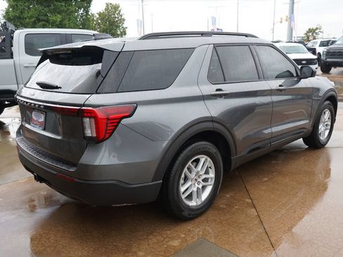 New 2026 Ford Explorer Active RWD image 11