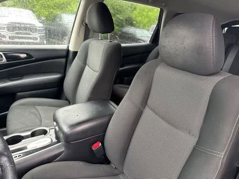 Used 2020 Nissan Pathfinder SV FWD image 3