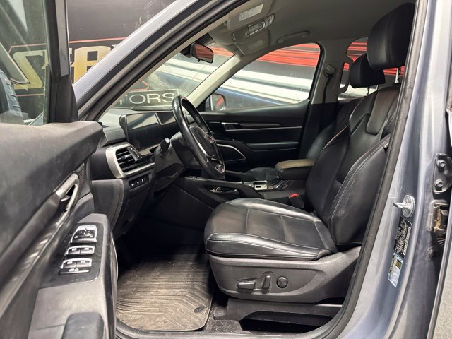 Used 2023 Kia Telluride S FWD image 4