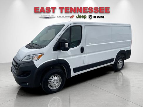 Used 2025 RAM ProMaster 2500 w/ Convenience Group FWD image 7