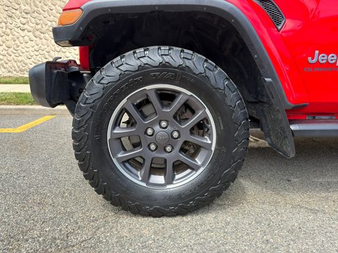 Used 2020 Jeep Gladiator Overland AWD/4WD image 36