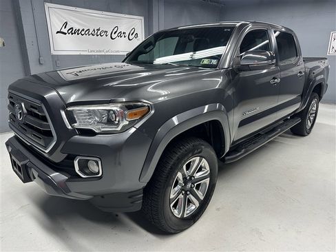 Used 2016 Toyota Tacoma Limited image 1