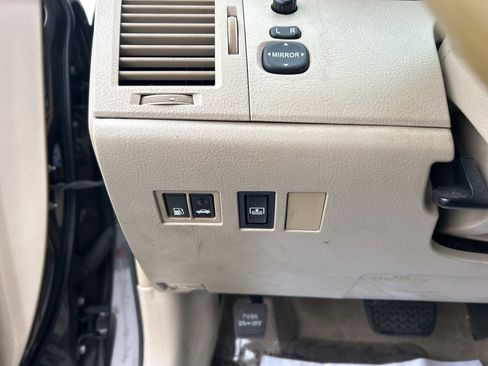 Used 2010 Toyota Avalon Limited image 7