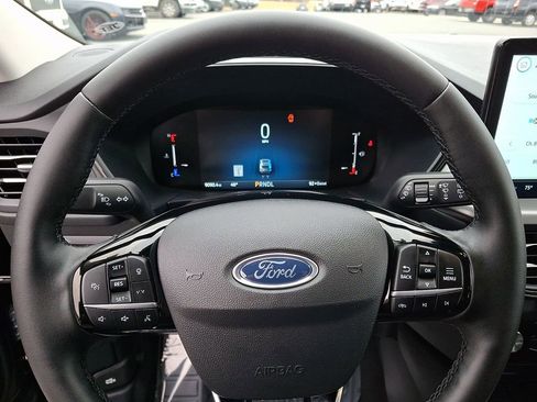 Used 2025 Ford Escape SE image 20