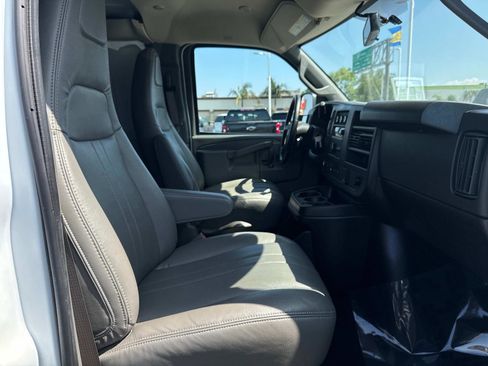 Used 2023 GMC Savana 2500 Extended w/ Driver Convenience Package image 21