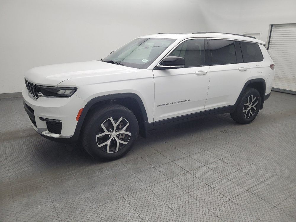 Used 2023 Jeep Grand Cherokee L Limited w/ MOPAR Finishing Package RWD image 2