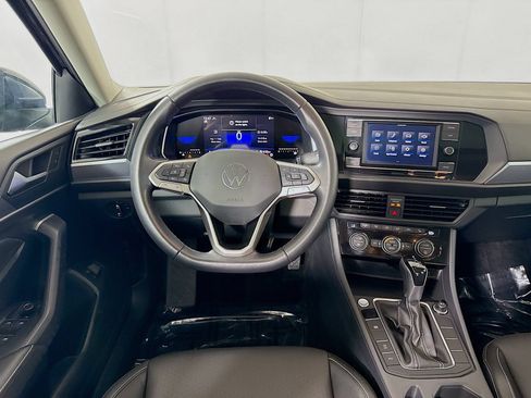Used 2023 Volkswagen Jetta SE w/ Panoramic Sunroof Package FWD image 21