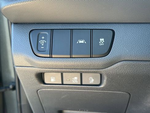 Used 2022 Hyundai Ioniq SE FWD image 38
