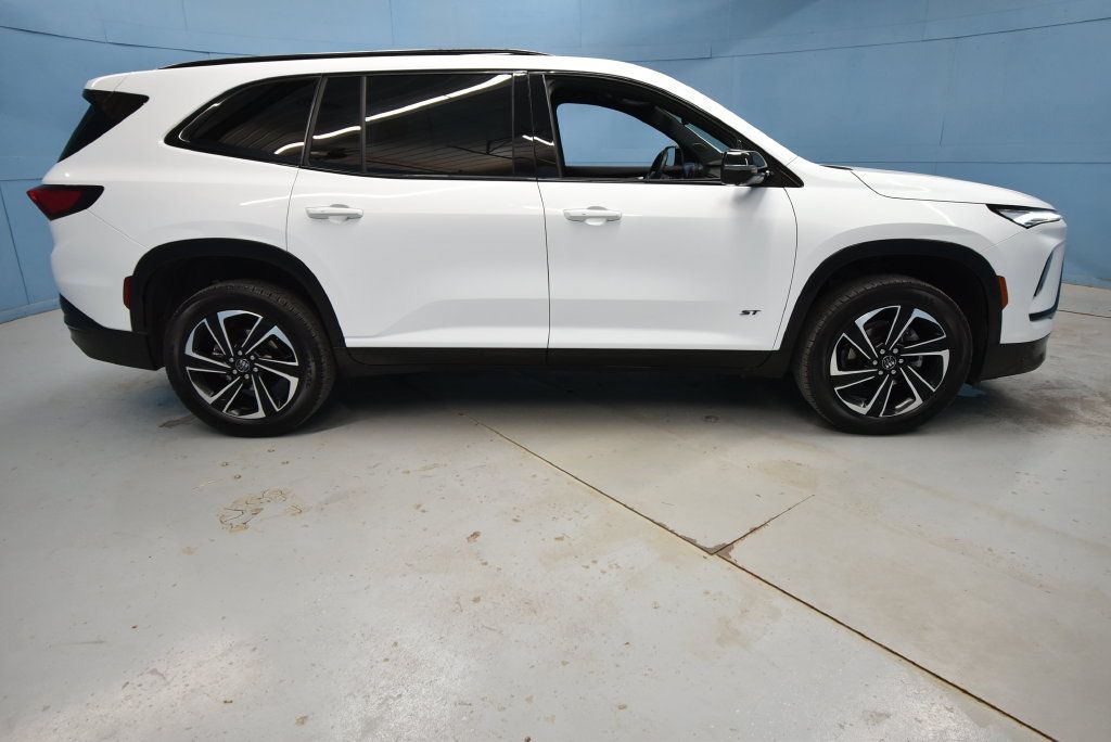 Used 2026 Buick Enclave Sport Touring AWD/4WD image 38