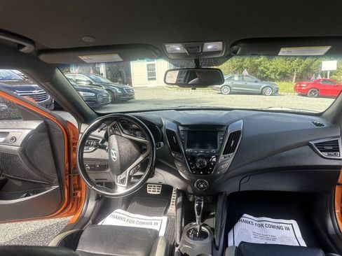 Used 2016 Hyundai Veloster Turbo FWD image 15
