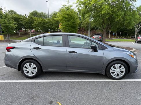 Used 2022 Nissan Versa S FWD image 4