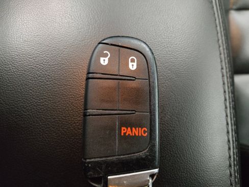 Used 2020 Dodge Durango GT image 32