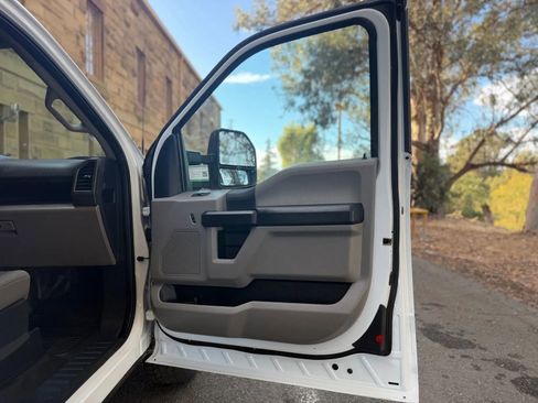 Used 2022 Ford F250 XL w/ Power Equipment Group image 25