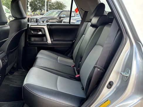 Used 2016 Toyota 4Runner SR5 Premium RWD image 15