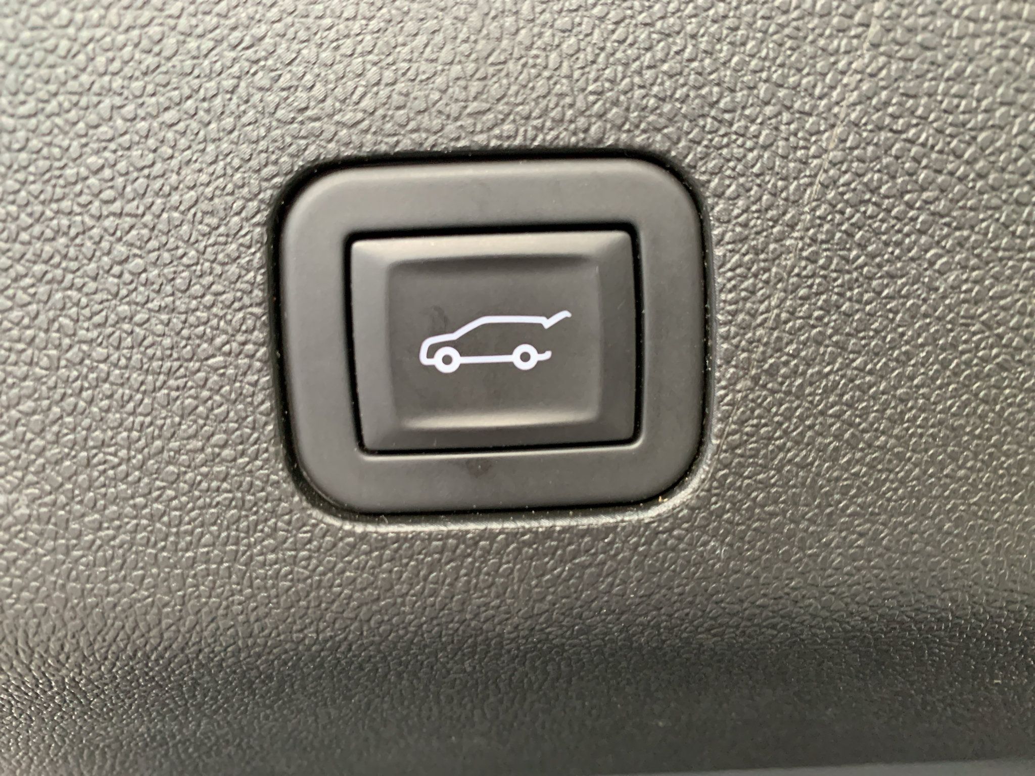 Used 2025 Chevrolet Tahoe High Country AWD/4WD image 12