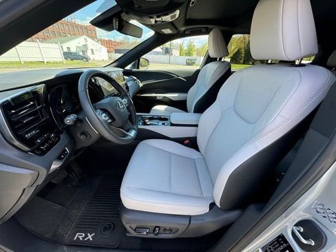 Used 2025 Lexus RX 350 Premium w/ Accessory Package AWD/4WD image 11