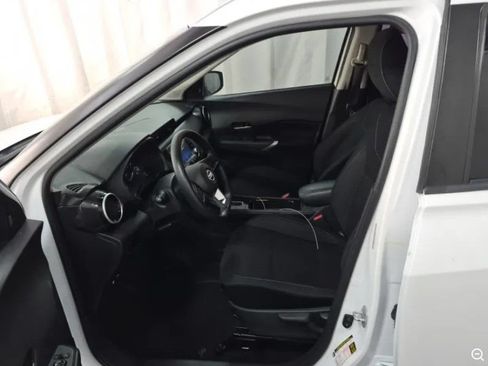 Used 2023 Nissan Kicks SV FWD image 8