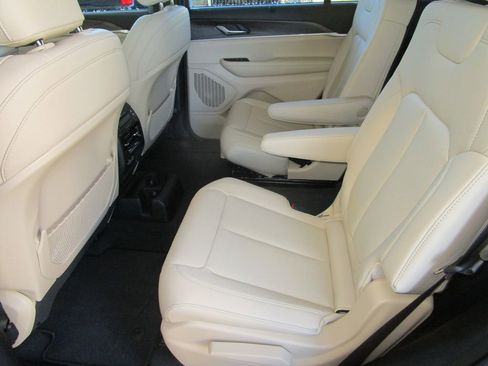 New 2025 Jeep Grand Cherokee L Limited w/ Luxury Tech Group II image 23