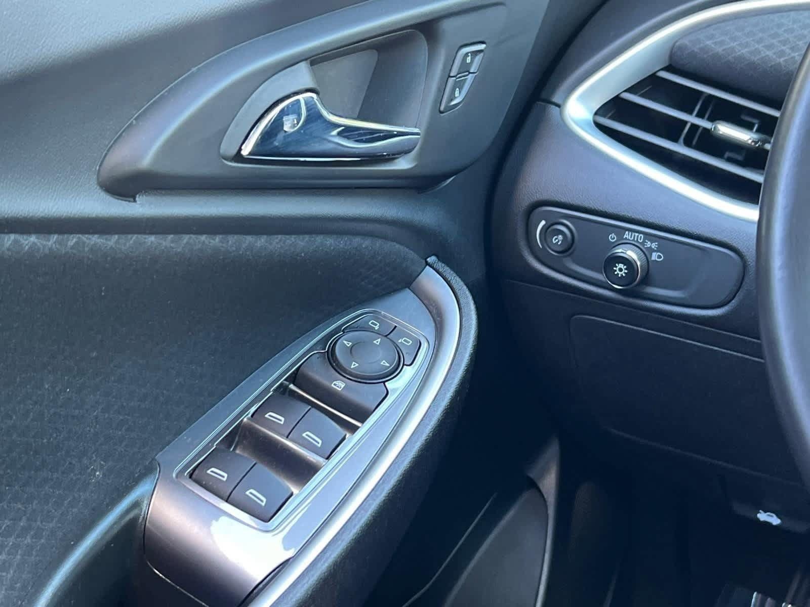 Used 2022 Chevrolet Malibu RS FWD image 20
