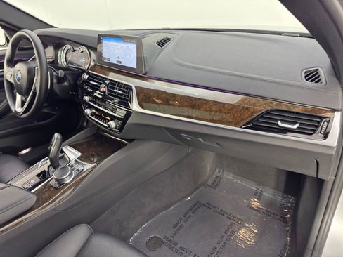Used 2017 BMW 540i xDrive image 14