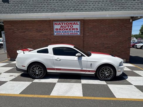 Used 2010 Ford Mustang Shelby GT500 RWD image 2
