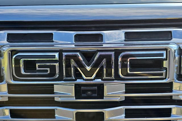 New 2026 GMC Terrain Denali w/ LPO, Black Badging Package AWD/4WD image 32