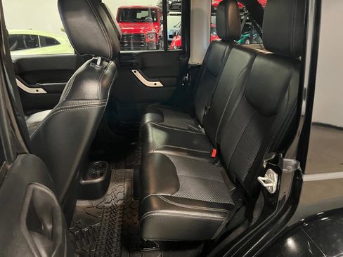 Used 2015 Jeep Wrangler Unlimited Sahara AWD/4WD image 23