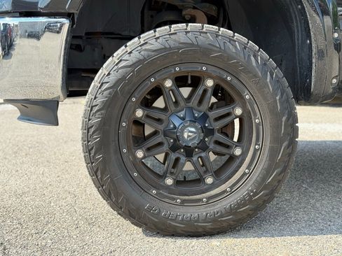 Used 2018 Nissan Titan 4x4 Crew Cab image 4