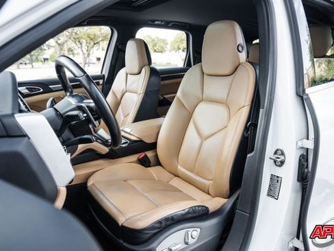 Used 2016 Porsche Cayenne image 4