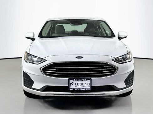 Used 2019 Ford Fusion SE FWD image 2