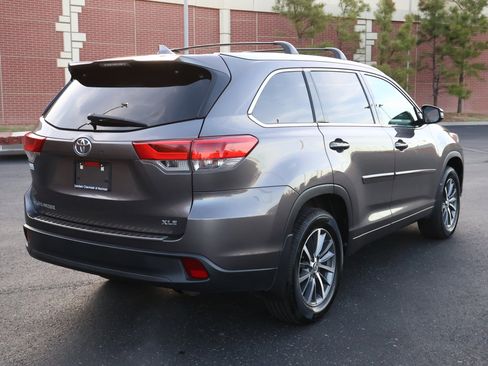 Used 2018 Toyota Highlander XLE image 30